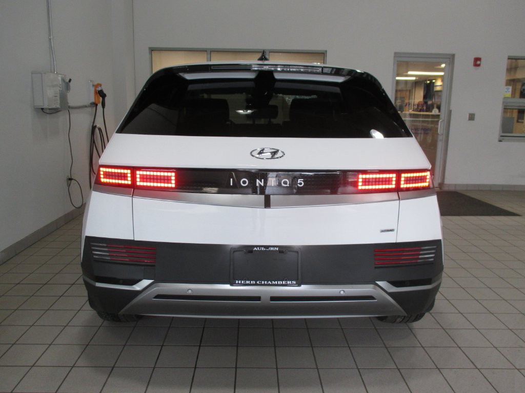 New 2024 Hyundai Ioniq 5 SE AWD/4WD image 14