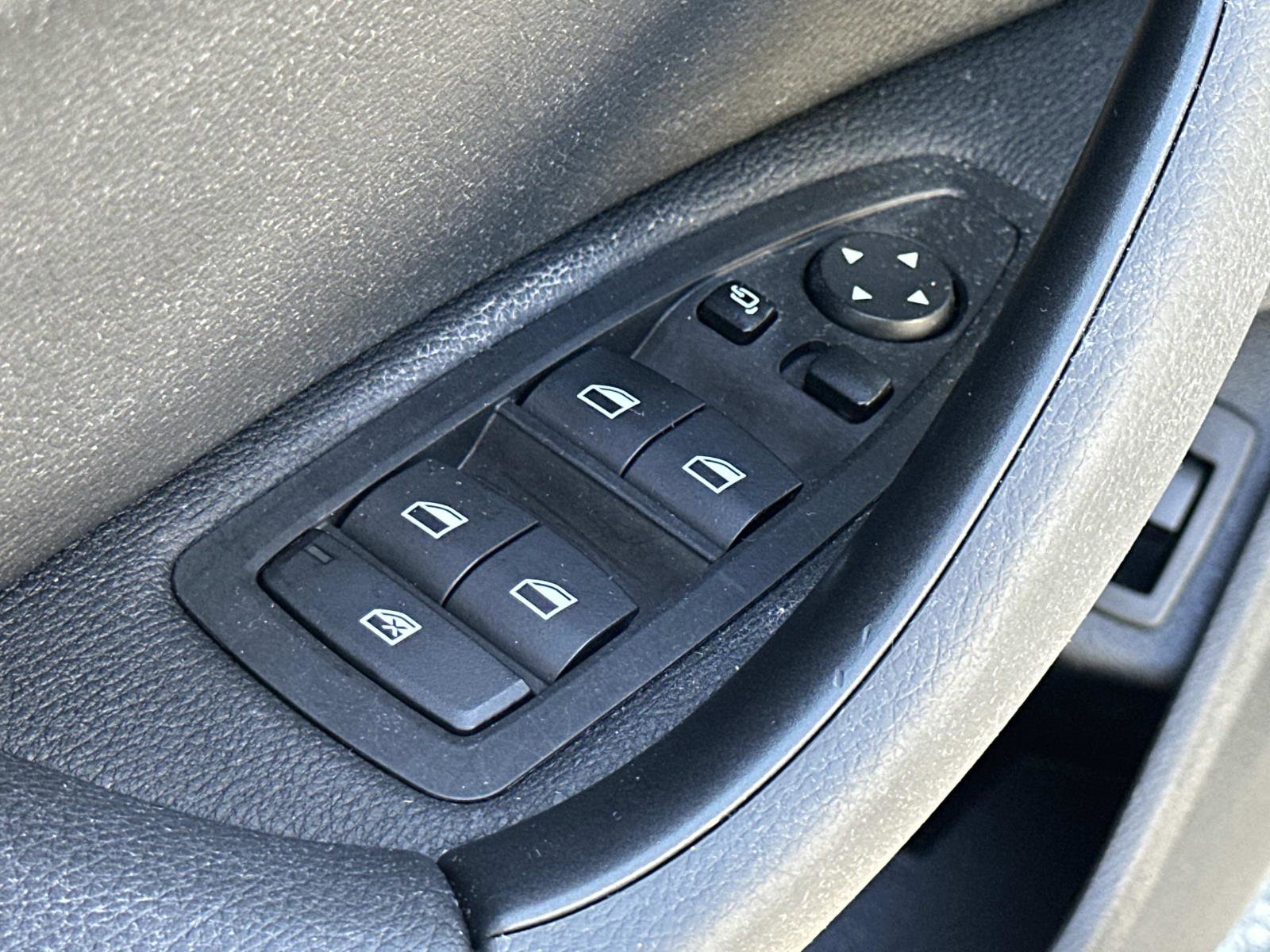 Used 2021 BMW X1 xDrive28i w/ Premium Package image 17