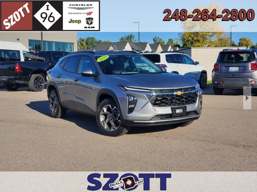 Used 2024 Chevrolet Trax LT w/ Driver Confidence Package FWD image 1