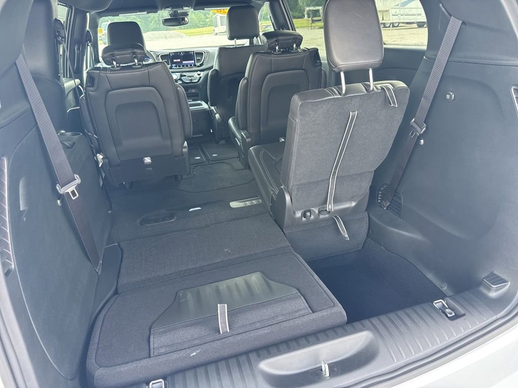 New 2026 Chrysler Pacifica Select image 14