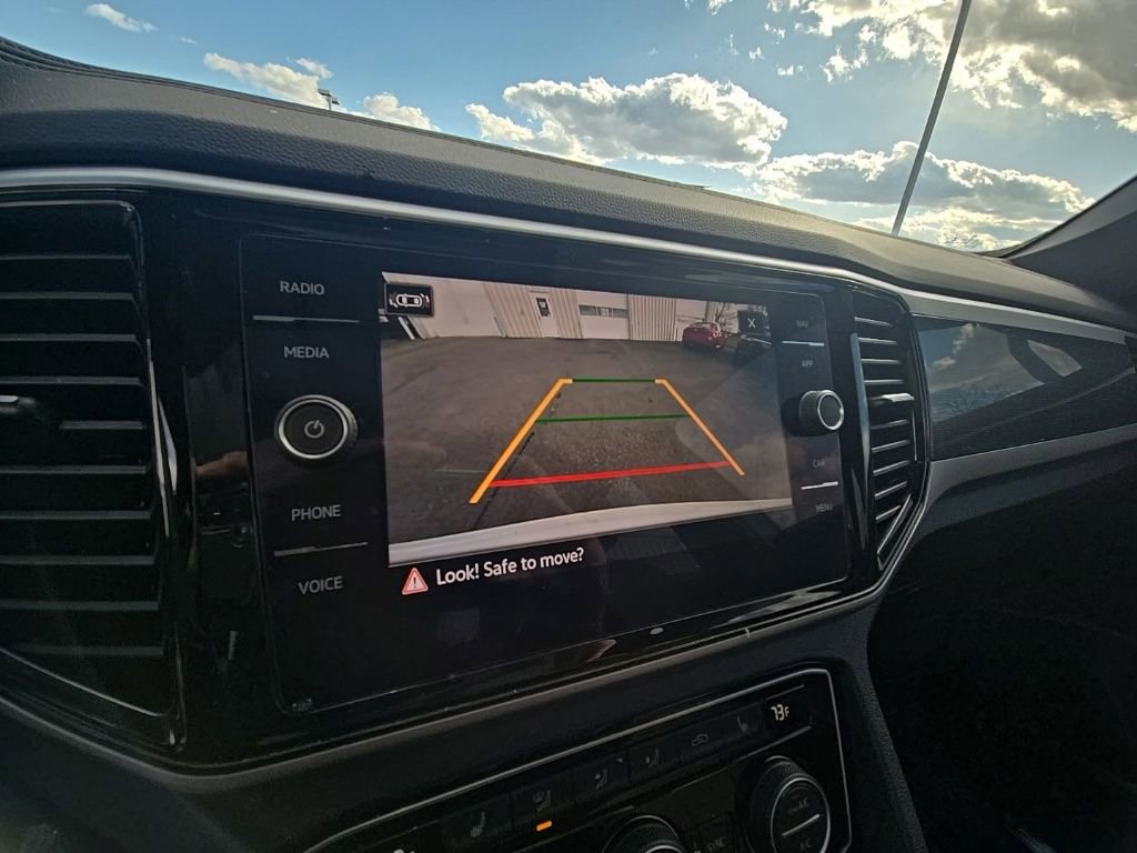 Used 2022 Volkswagen Atlas Cross Sport SEL R-Line image 21