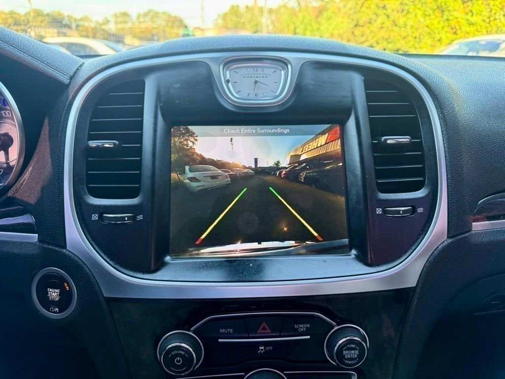 Used 2018 Chrysler 300 Limited image 28