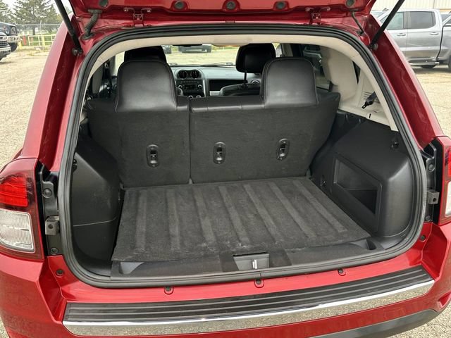 Used 2015 Jeep Compass High Altitude FWD image 10