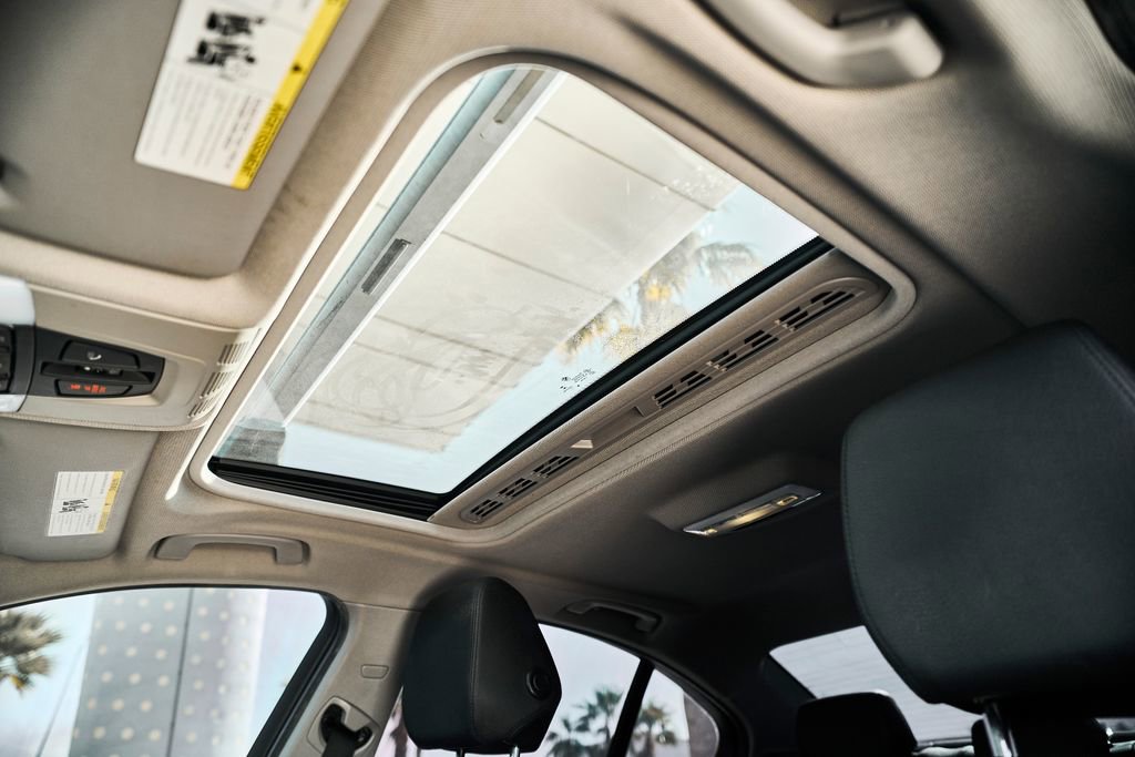 Used 2018 BMW 320i Sedan image 26