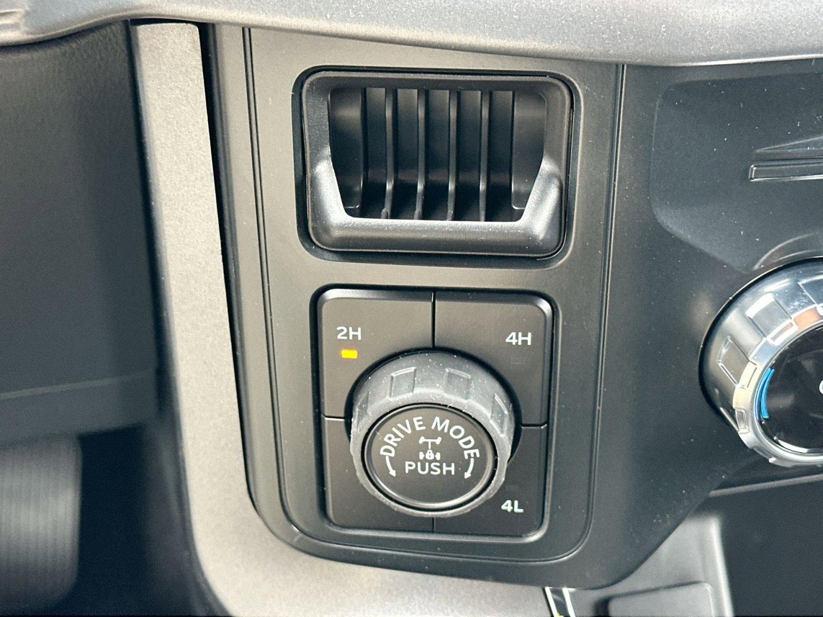 New 2026 Ford F150 XLT w/ Equipment Group 302A MID image 27