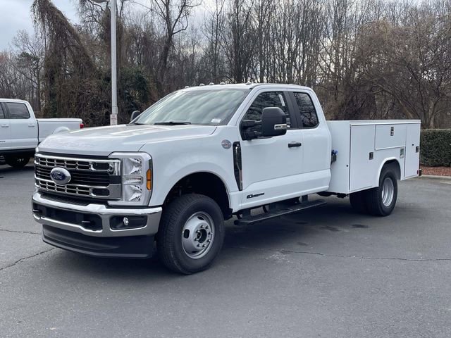 New 2026 Ford F350 XL w/ XL Chrome Package image 3
