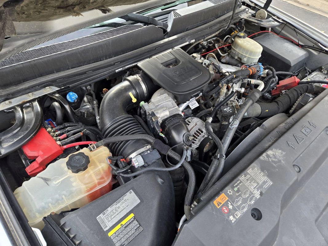 Used 2014 GMC Sierra 2500 SLT w/ Suspension Package, Off-Road image 13