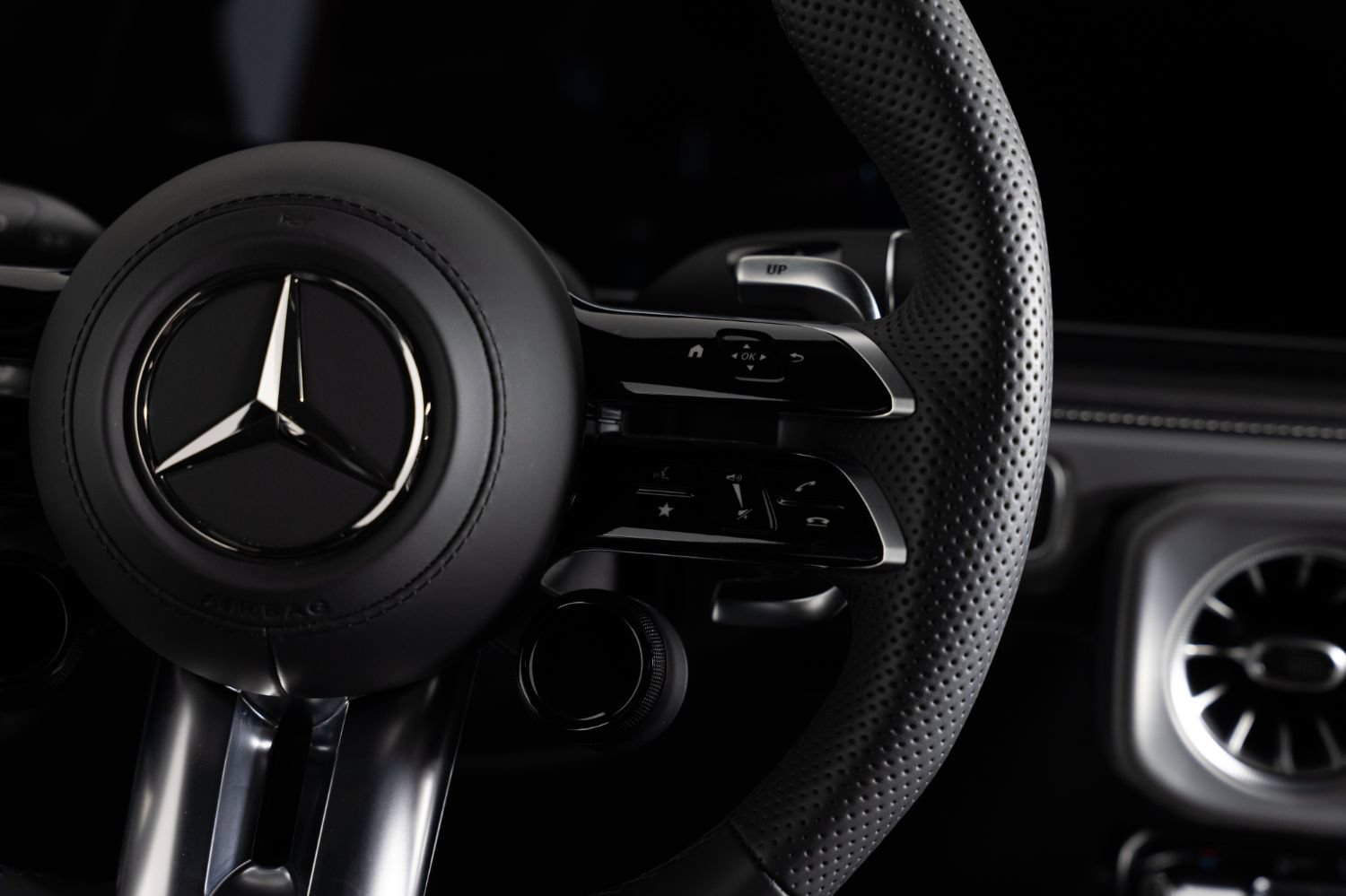 Used 2025 Mercedes-Benz G 63 AMG 4MATIC image 31