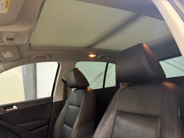Used 2016 Volkswagen Tiguan SEL FWD image 21