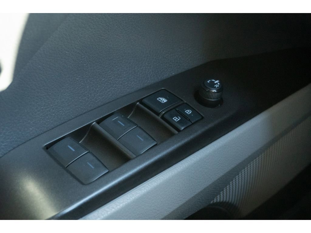 Used 2021 Toyota Camry SE image 25