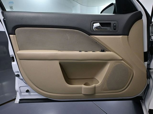 Used 2010 Ford Fusion SE FWD image 16