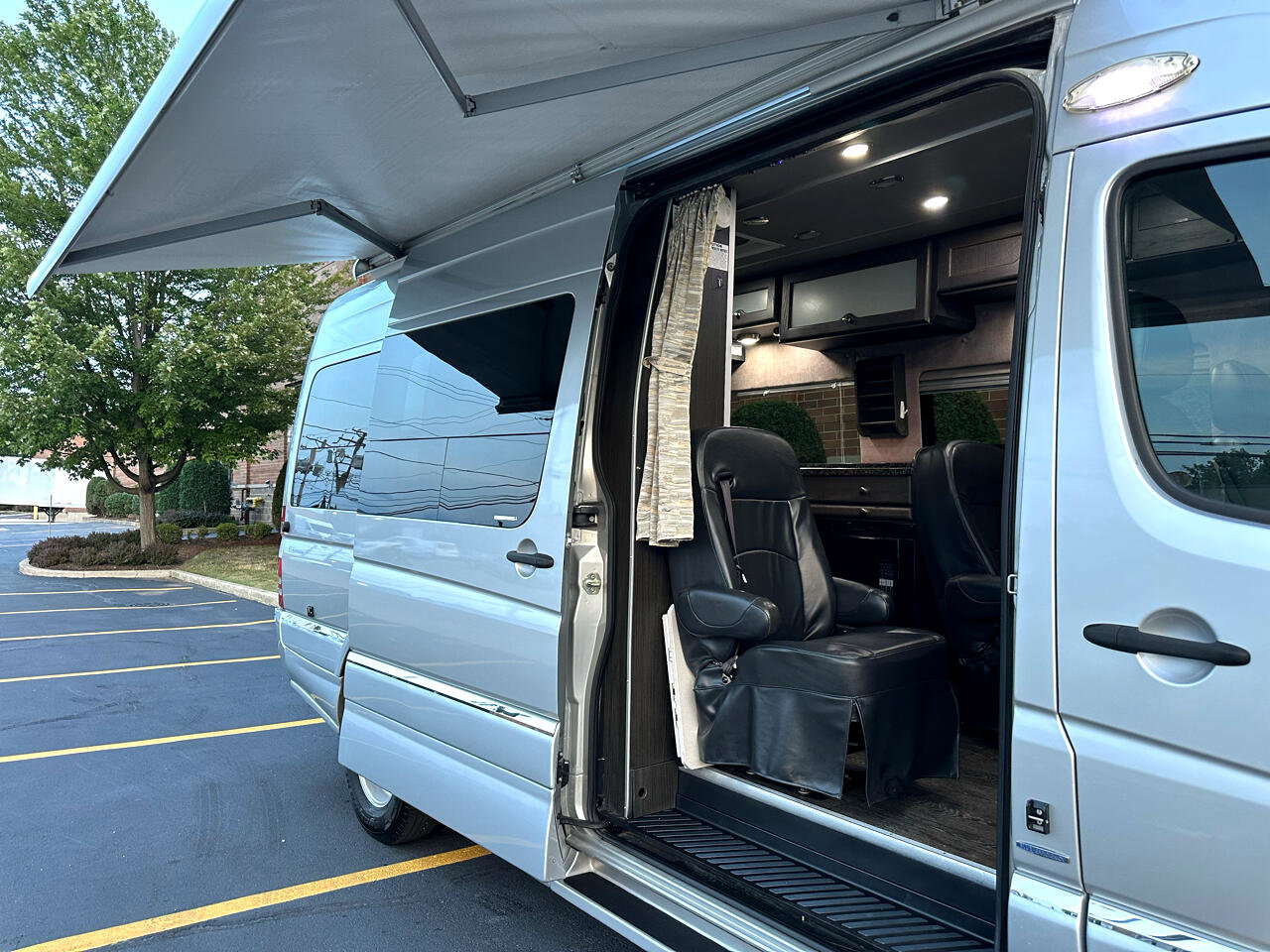 Used 2015 Mercedes-Benz Sprinter 3500 w/ Active Safety Plus Package image 63