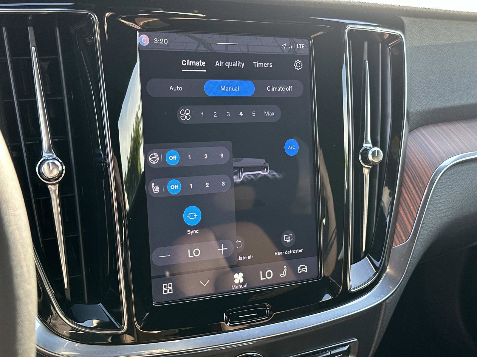 Certified 2025 Volvo V60 B5 Cross Country Plus image 12