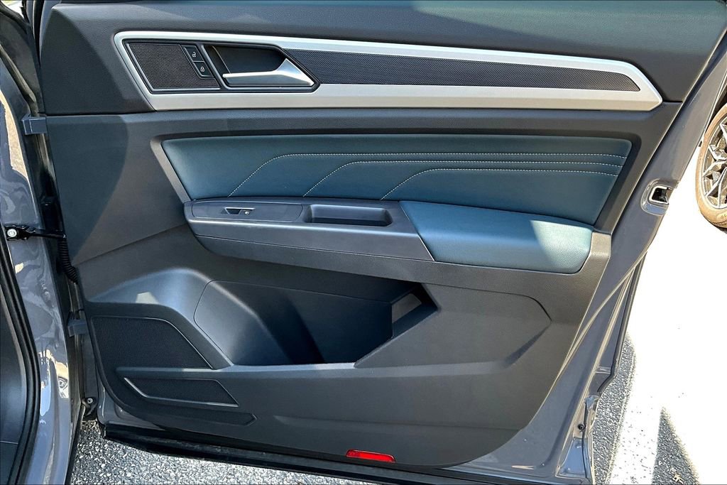 Used 2021 Volkswagen Atlas Cross Sport SEL R-Line image 23