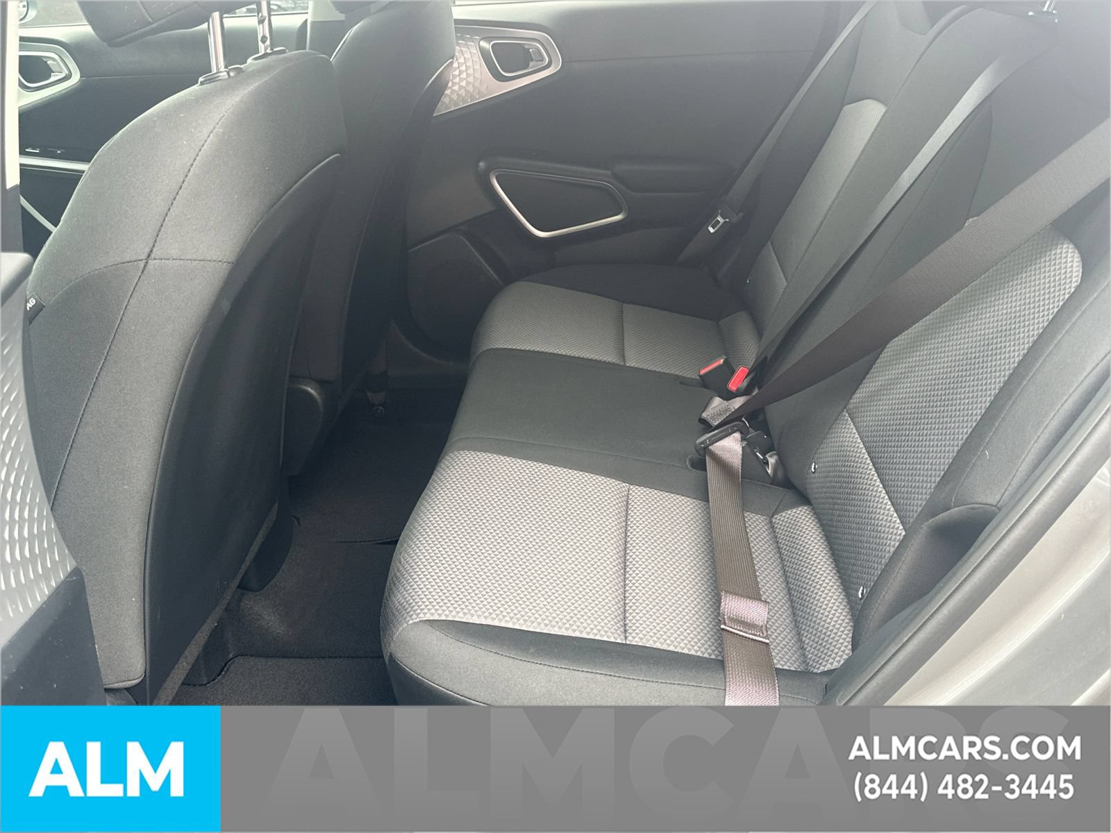Used 2025 Kia Soul LX w/ LX Technology Package FWD image 23