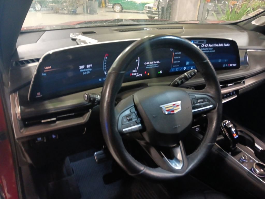 Used 2024 Cadillac XT4 Sport w/ Active Safety Package AWD/4WD image 20