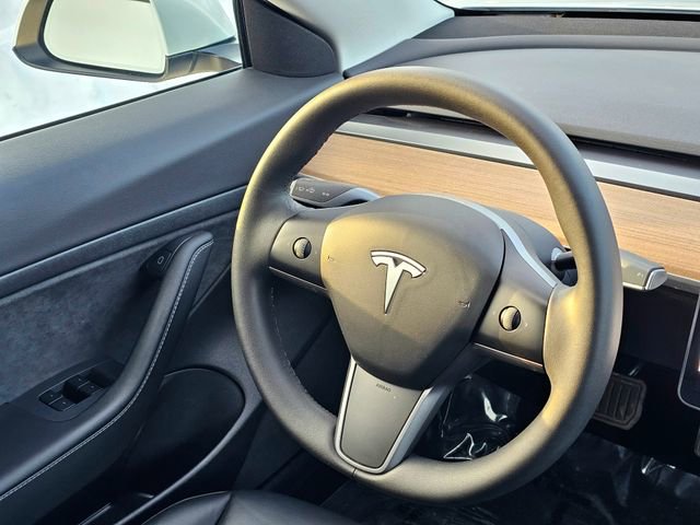 Used 2021 Tesla Model 3 Standard Range Plus image 29