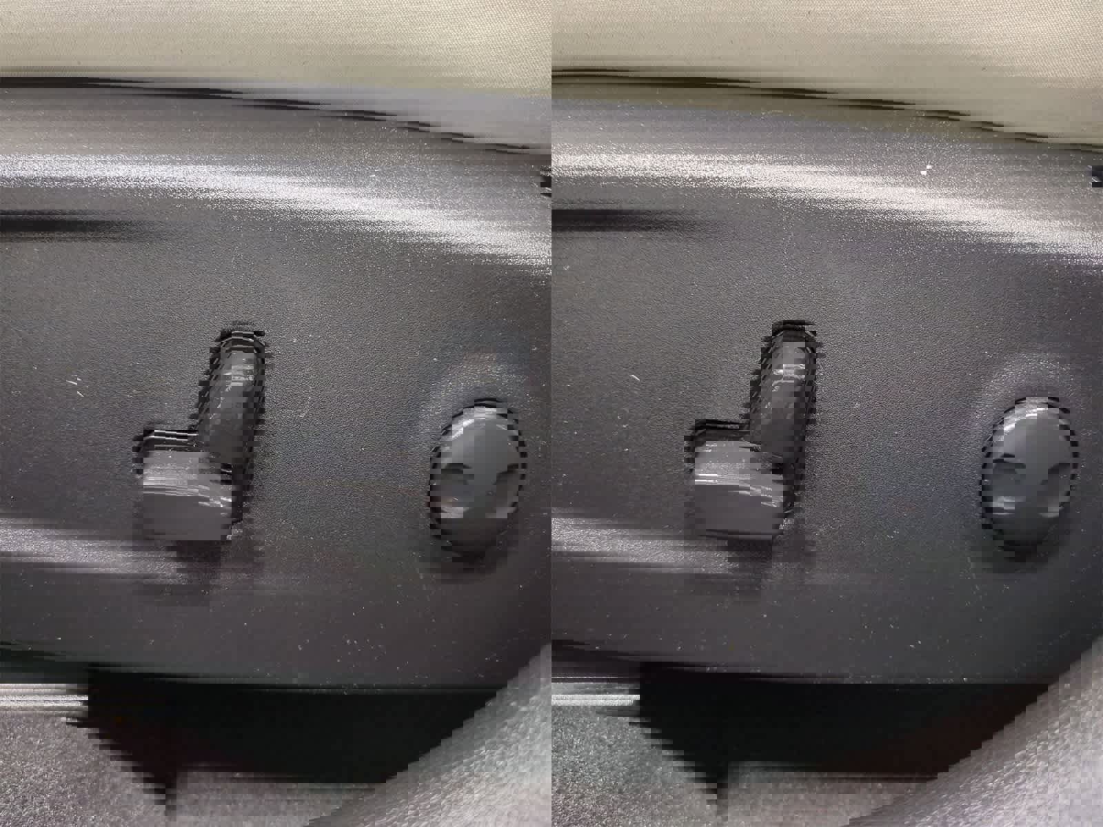 Certified 2023 Chrysler 300 Touring image 18