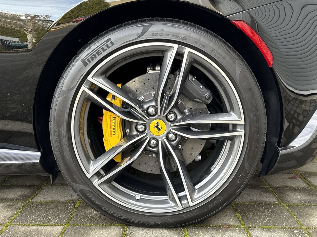 Certified 2024 Ferrari Roma Spider RWD image 10