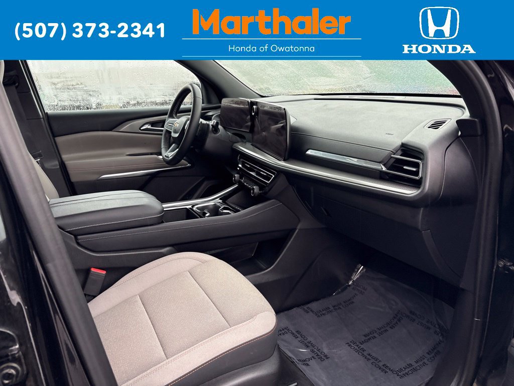 Used 2026 Chevrolet Traverse LT w/ Driver Confidence Package AWD/4WD image 22