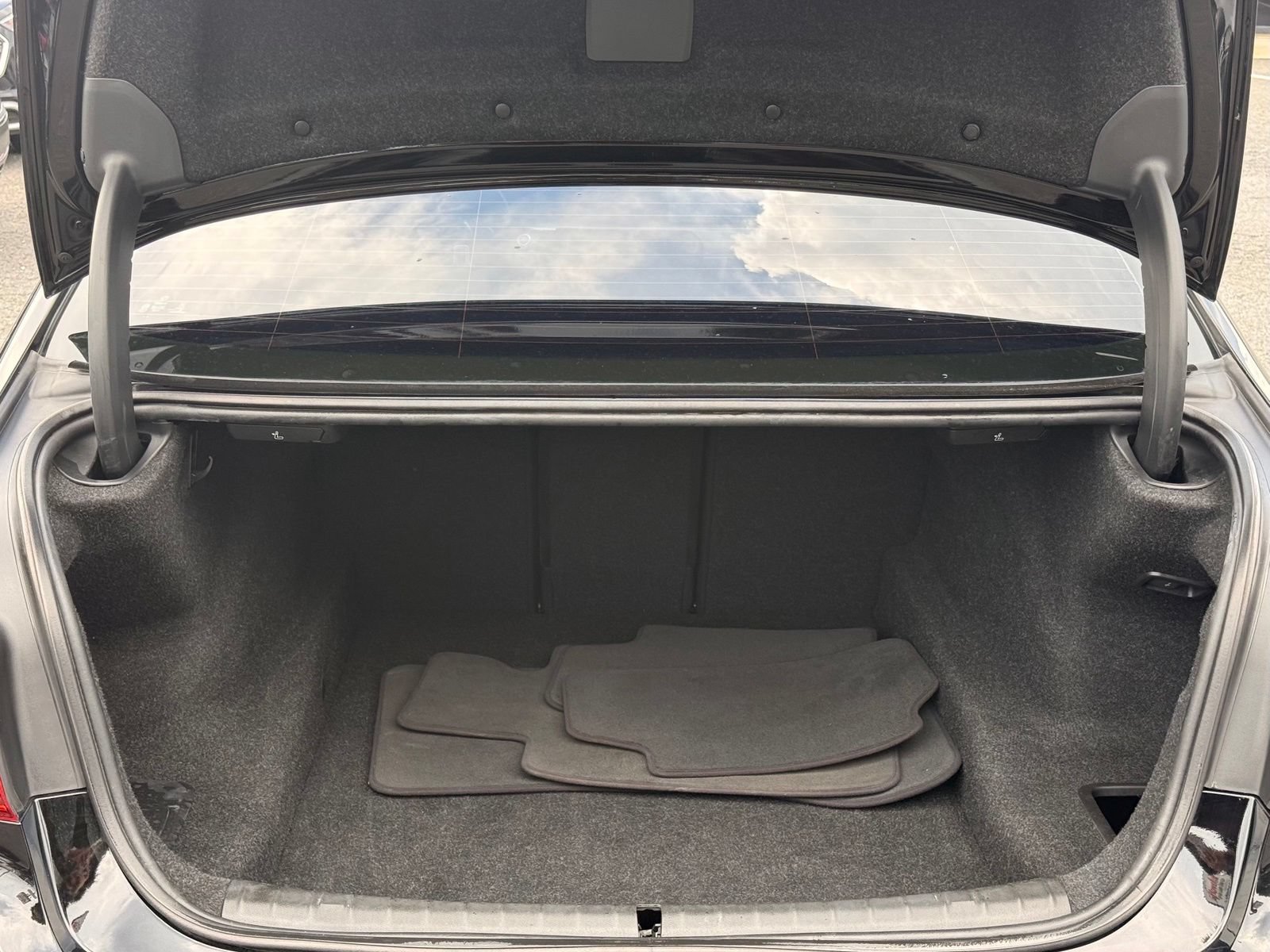 Used 2019 BMW 530i RWD image 12