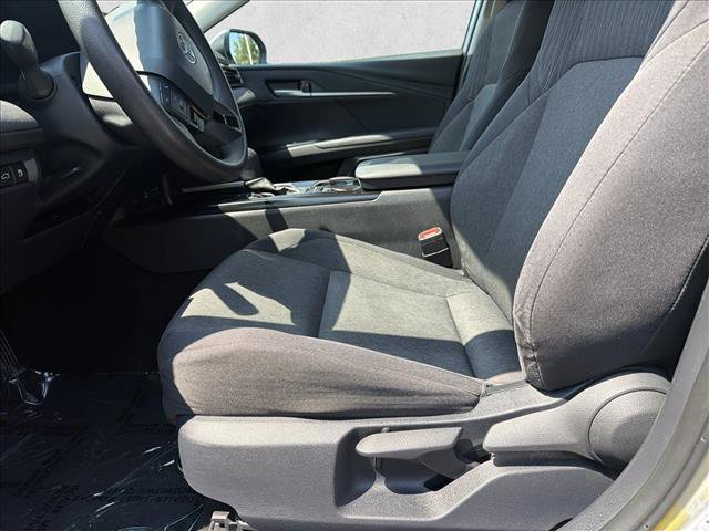 Used 2025 Toyota Camry LE FWD image 12