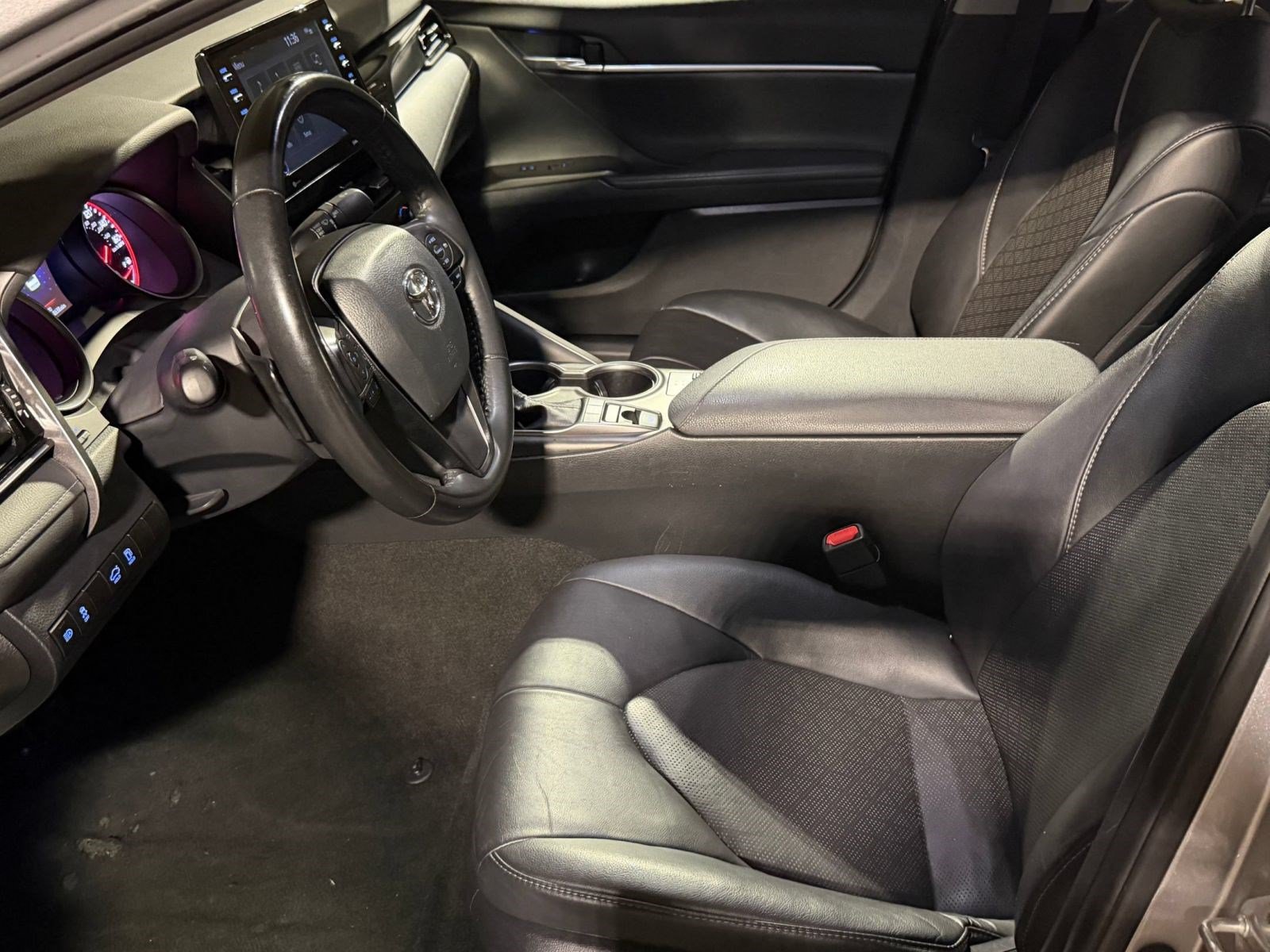 Used 2024 Toyota Camry XSE FWD image 5