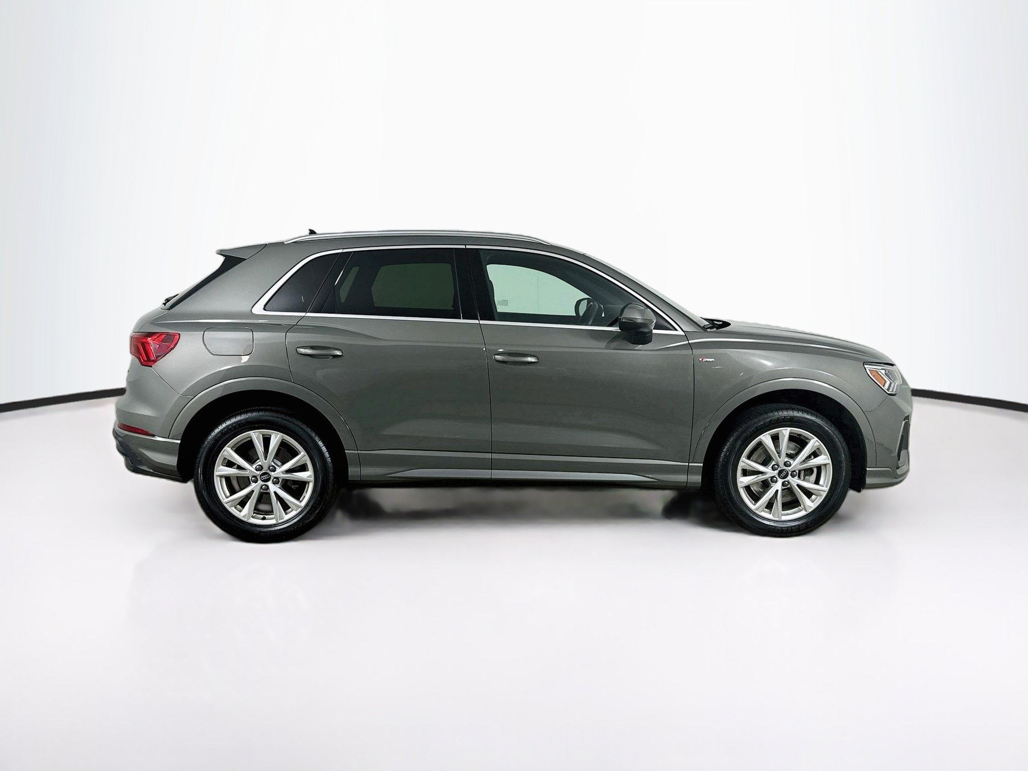 Used 2025 Audi Q3 2.0T Premium AWD/4WD image 10
