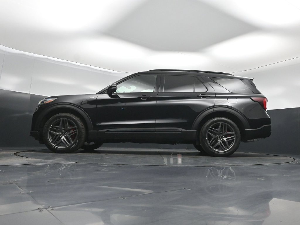 Certified 2026 Ford Explorer ST-Line w/ ST-Line Street Pack AWD/4WD image 47