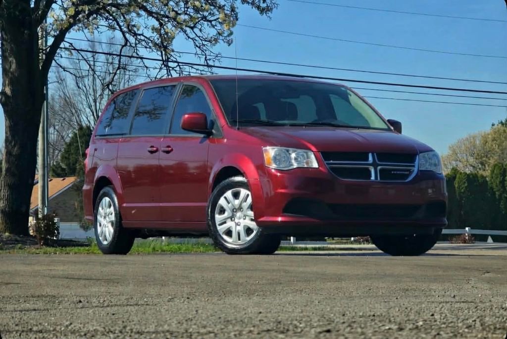 Used 2020 Dodge Grand Caravan SE FWD image 1