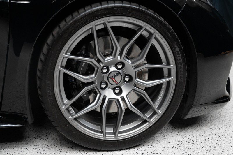 Used 2024 Chevrolet Corvette Z06 RWD image 9