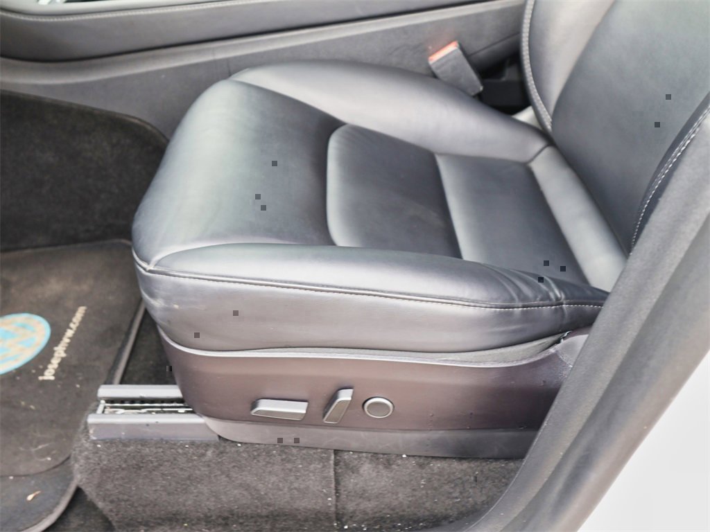 Used 2021 Tesla Model Y Performance image 12