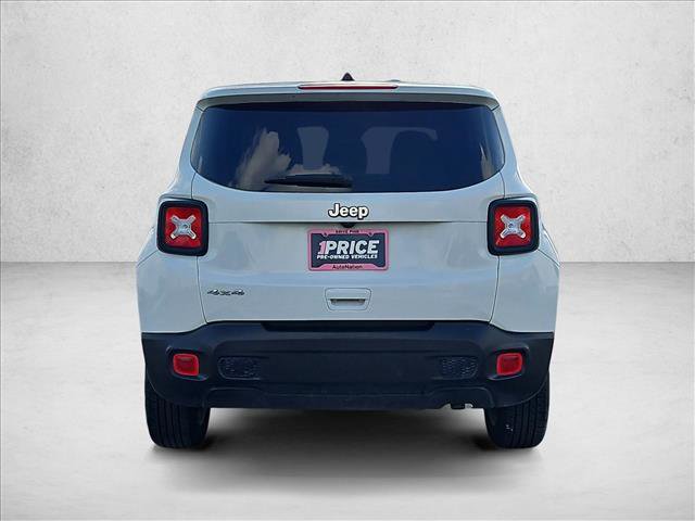 Used 2023 Jeep Renegade Latitude AWD/4WD image 7
