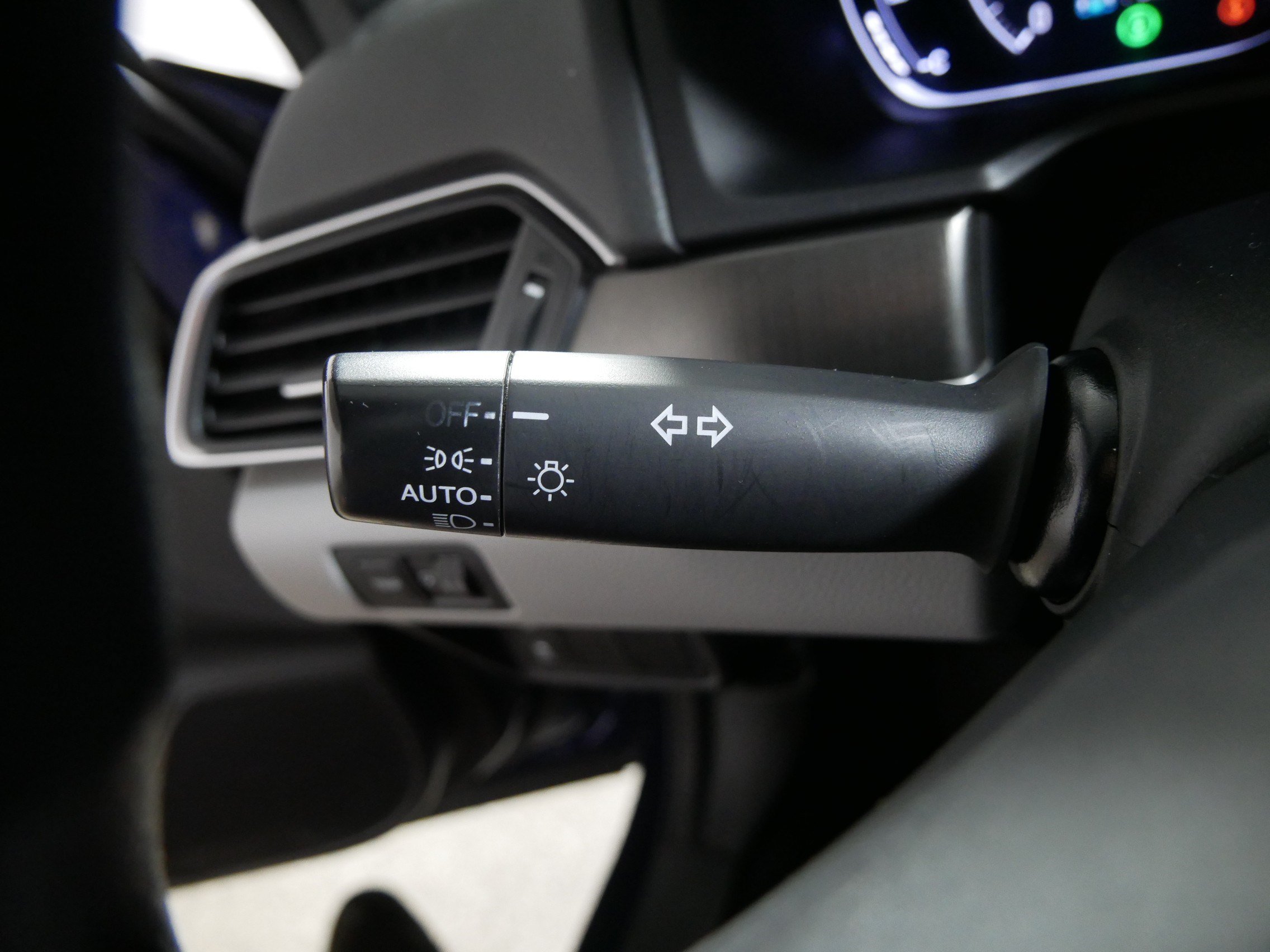 Used 2019 Honda Accord LX image 32