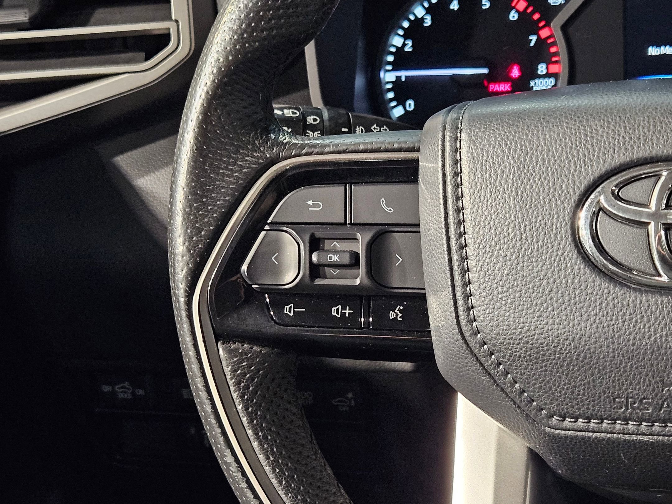 Used 2023 Toyota Tundra Limited w/ Power Package image 28