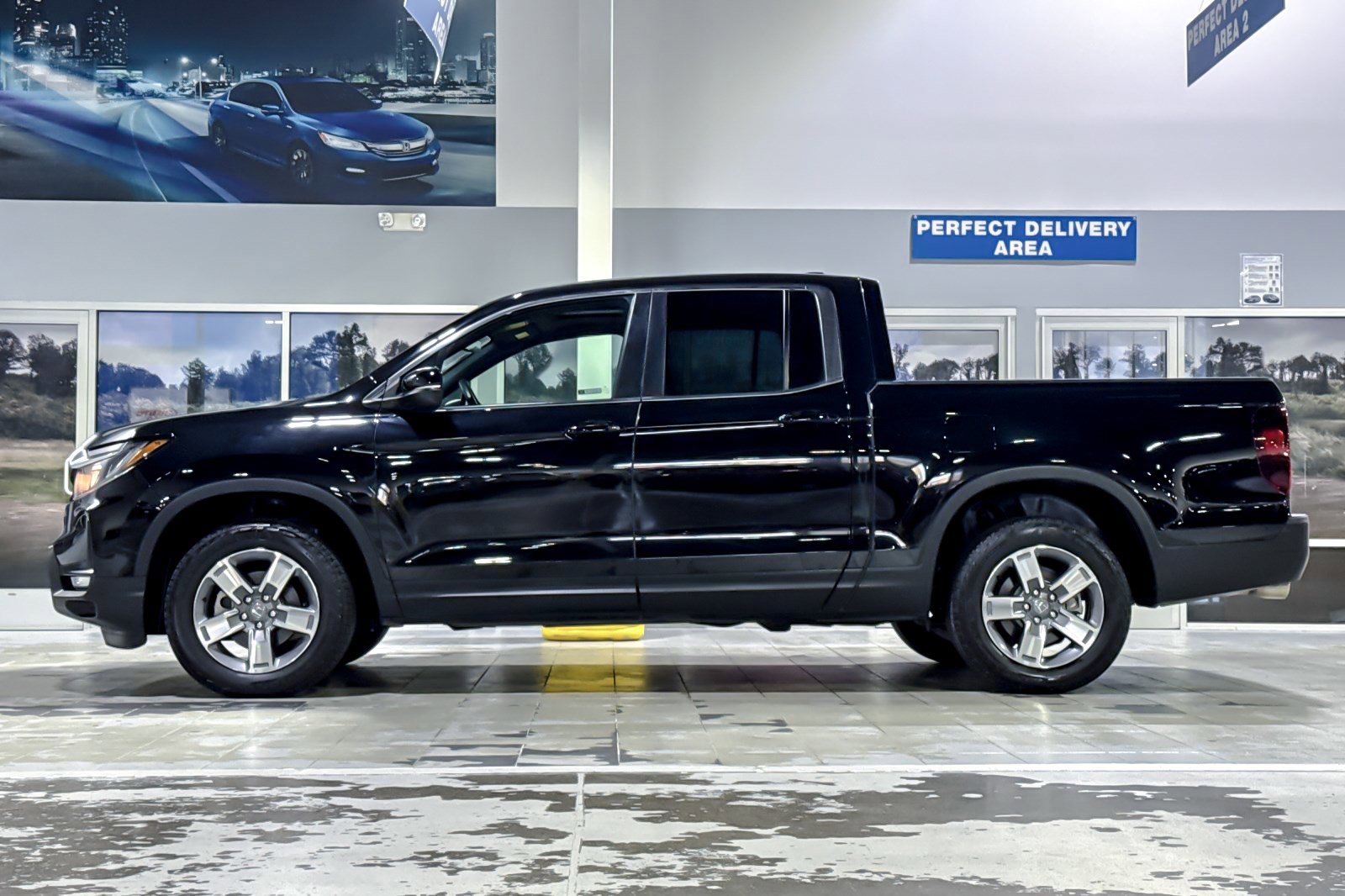 Used 2025 Honda Ridgeline RTL image 2