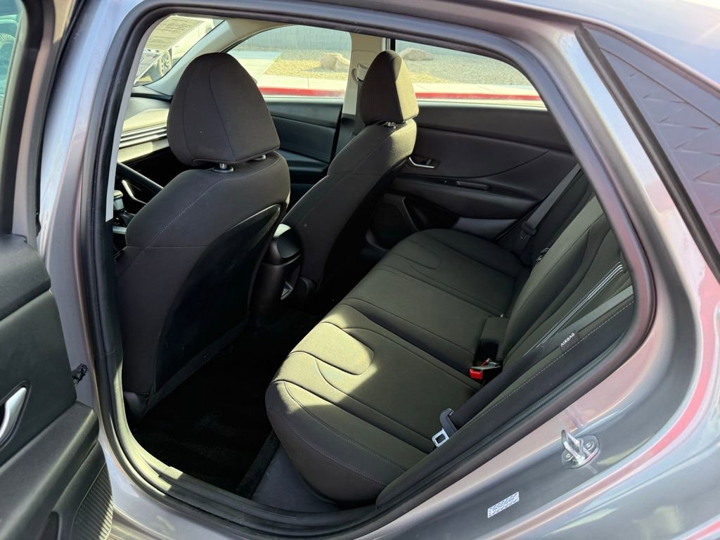 Used 2024 Hyundai Elantra SEL image 17