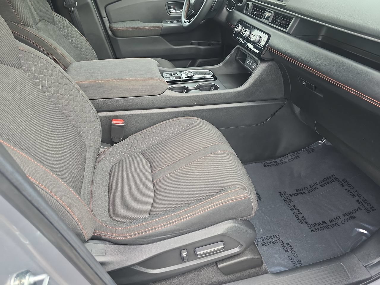 Used 2025 Honda Pilot Sport image 27
