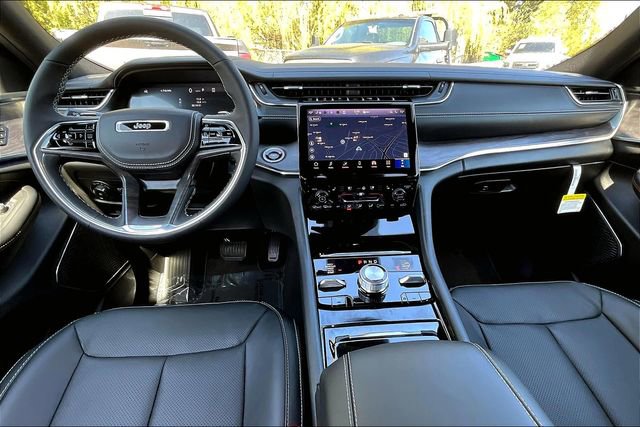 New 2025 Jeep Grand Cherokee Overland image 6