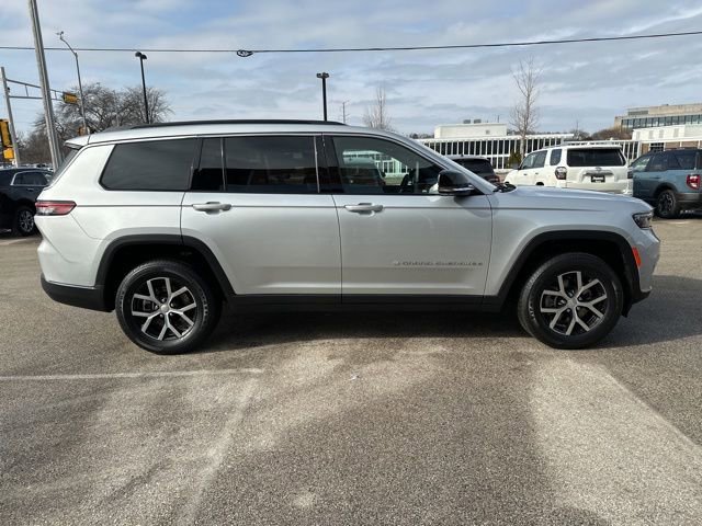 Used 2024 Jeep Grand Cherokee L Limited w/ Luxury Tech Group II image 5