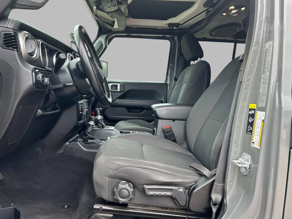 Certified 2020 Jeep Wrangler Unlimited Sahara w/ Dual Top Group AWD/4WD image 15