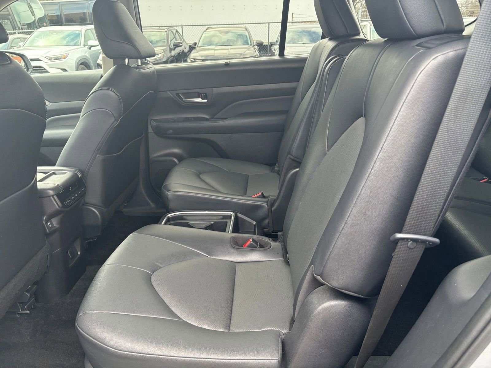 Used 2025 Toyota Grand Highlander FWD image 25