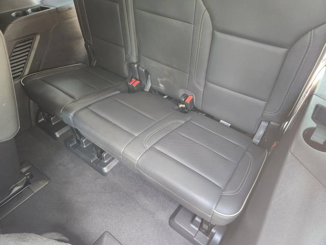 Used 2021 GMC Yukon SLT w/ SLT Premium Package RWD image 32