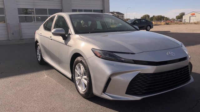 Used 2026 Toyota Camry LE FWD image 4