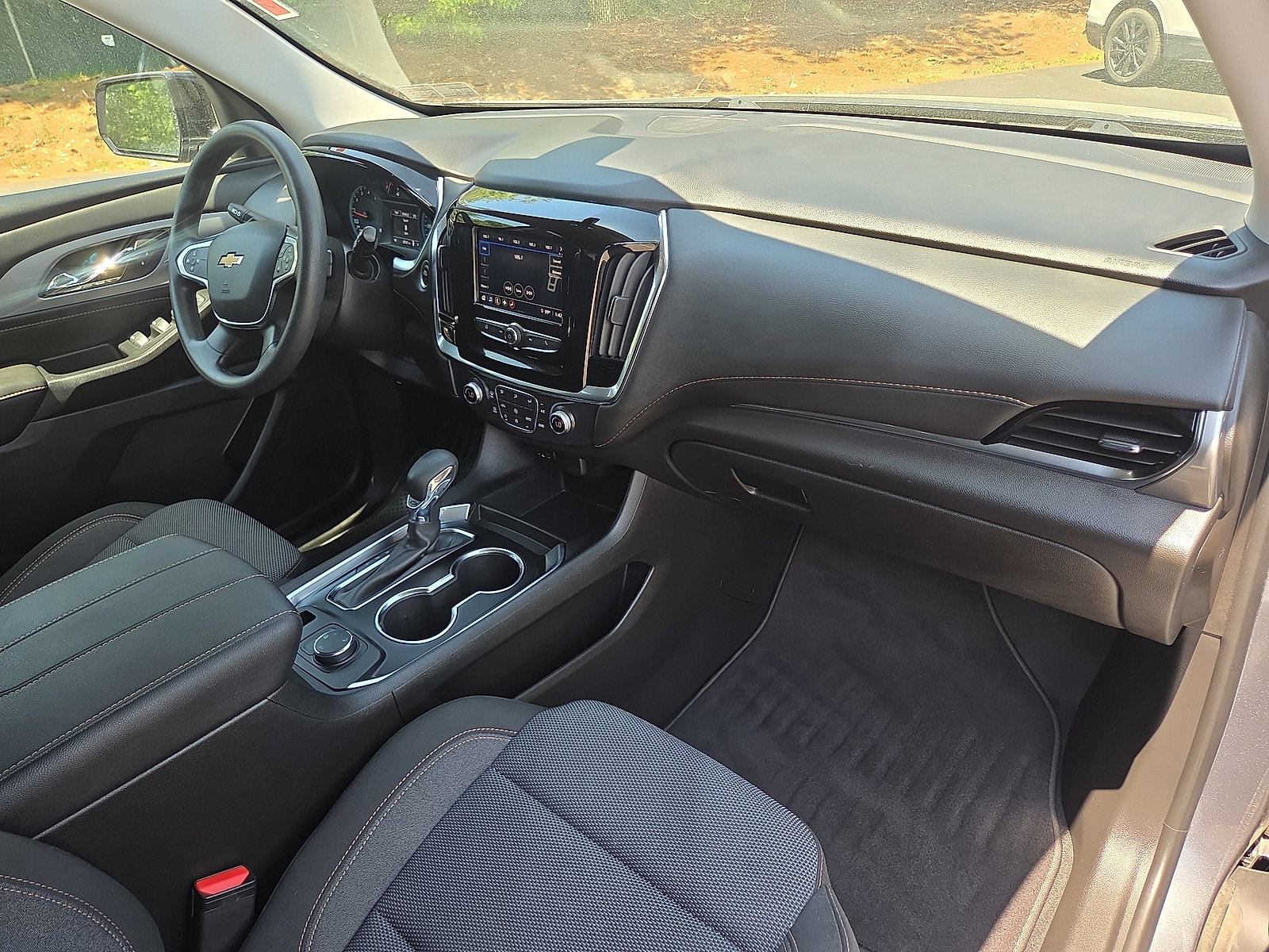 Used 2021 Chevrolet Traverse LS AWD/4WD image 18