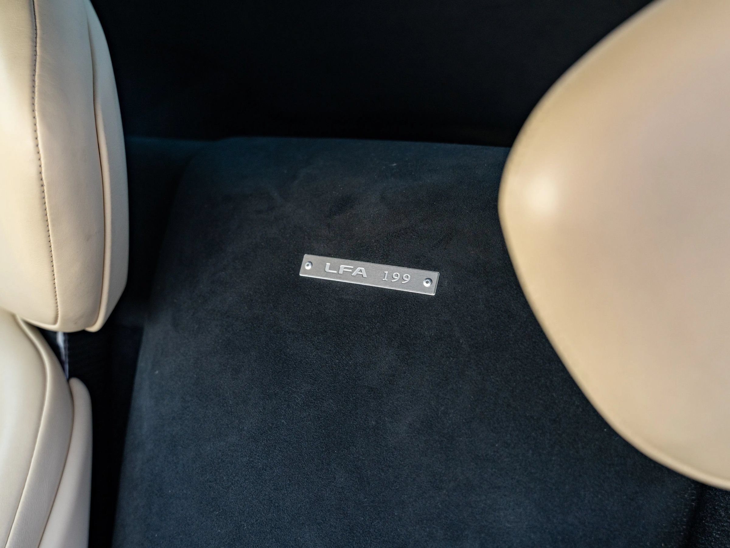 Used 2012 Lexus LFA RWD image 19