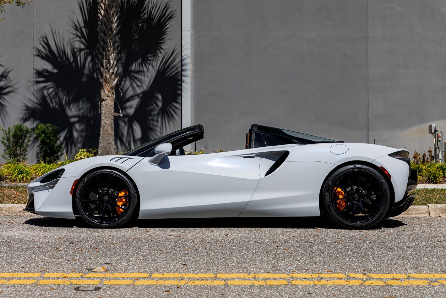 New 2025 McLaren Artura Spider image 20