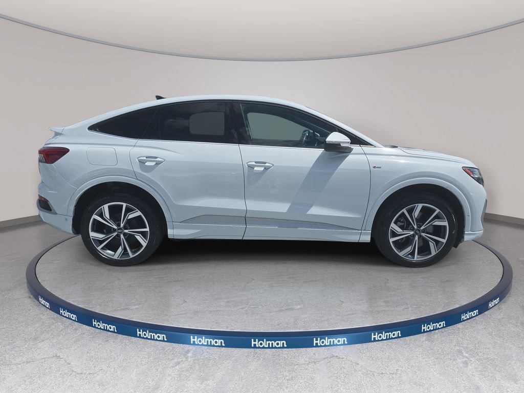 Used 2023 Audi Q4 e-tron Prestige AWD/4WD image 7