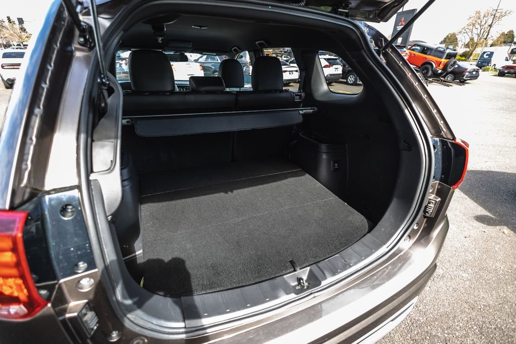 Used 2019 Mitsubishi Outlander SEL image 34