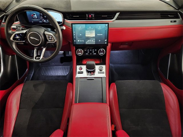 Used 2022 Jaguar F-PACE SVR image 4